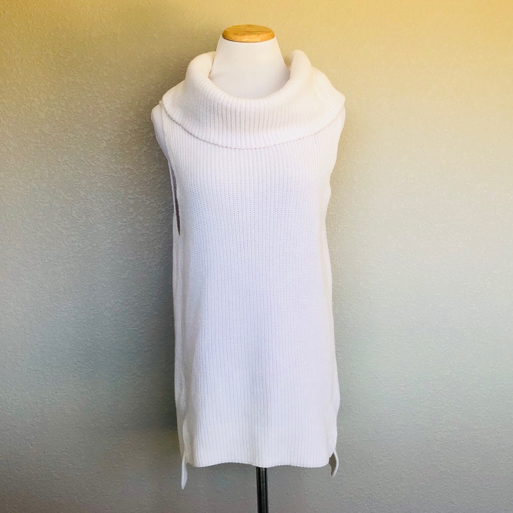 Lou & Grey White Chunky Knit Sleeveless Sweater